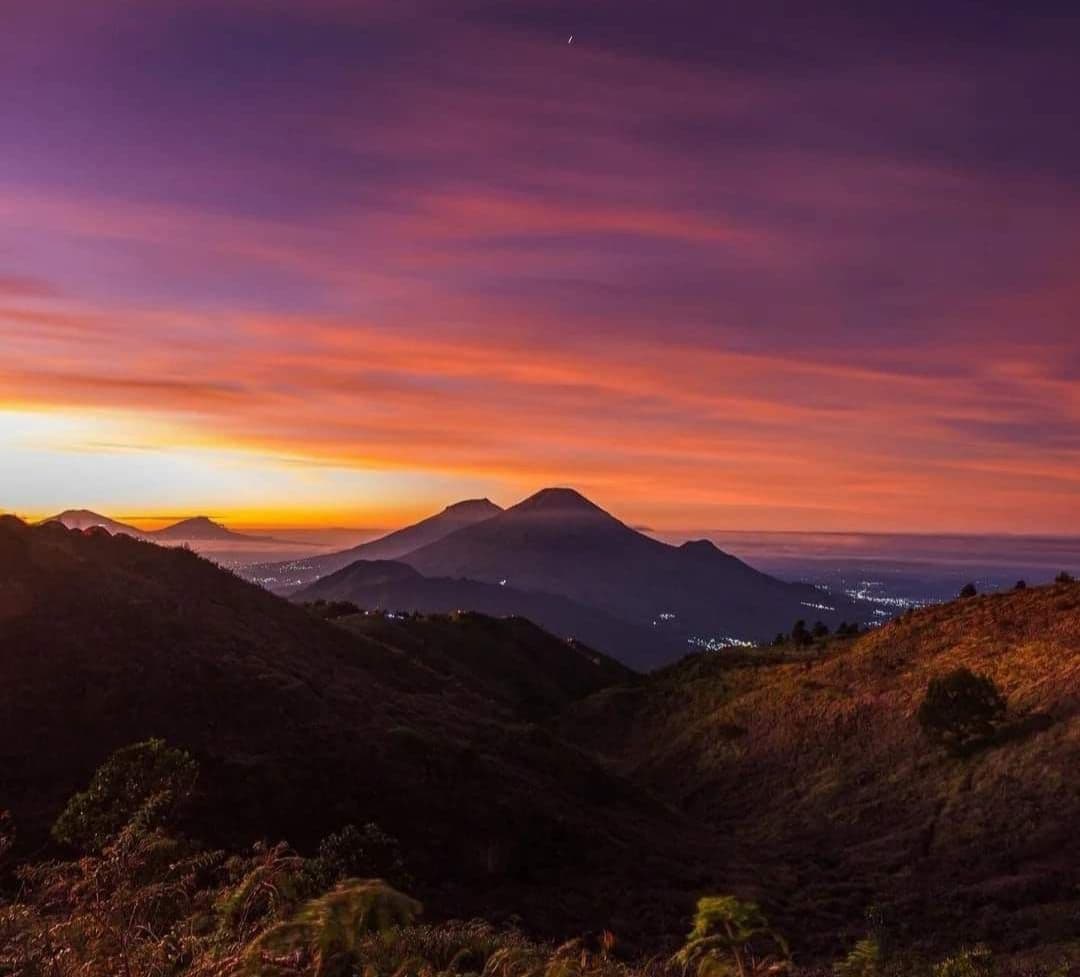 Sunrise Jeep Tour
