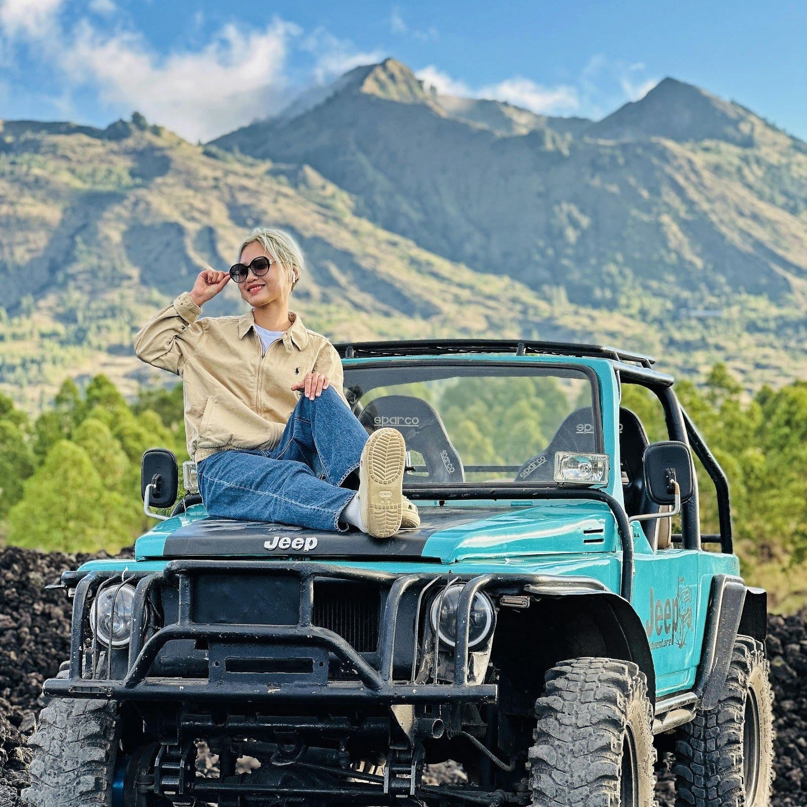 Menikmati Jeep Setengah Hari