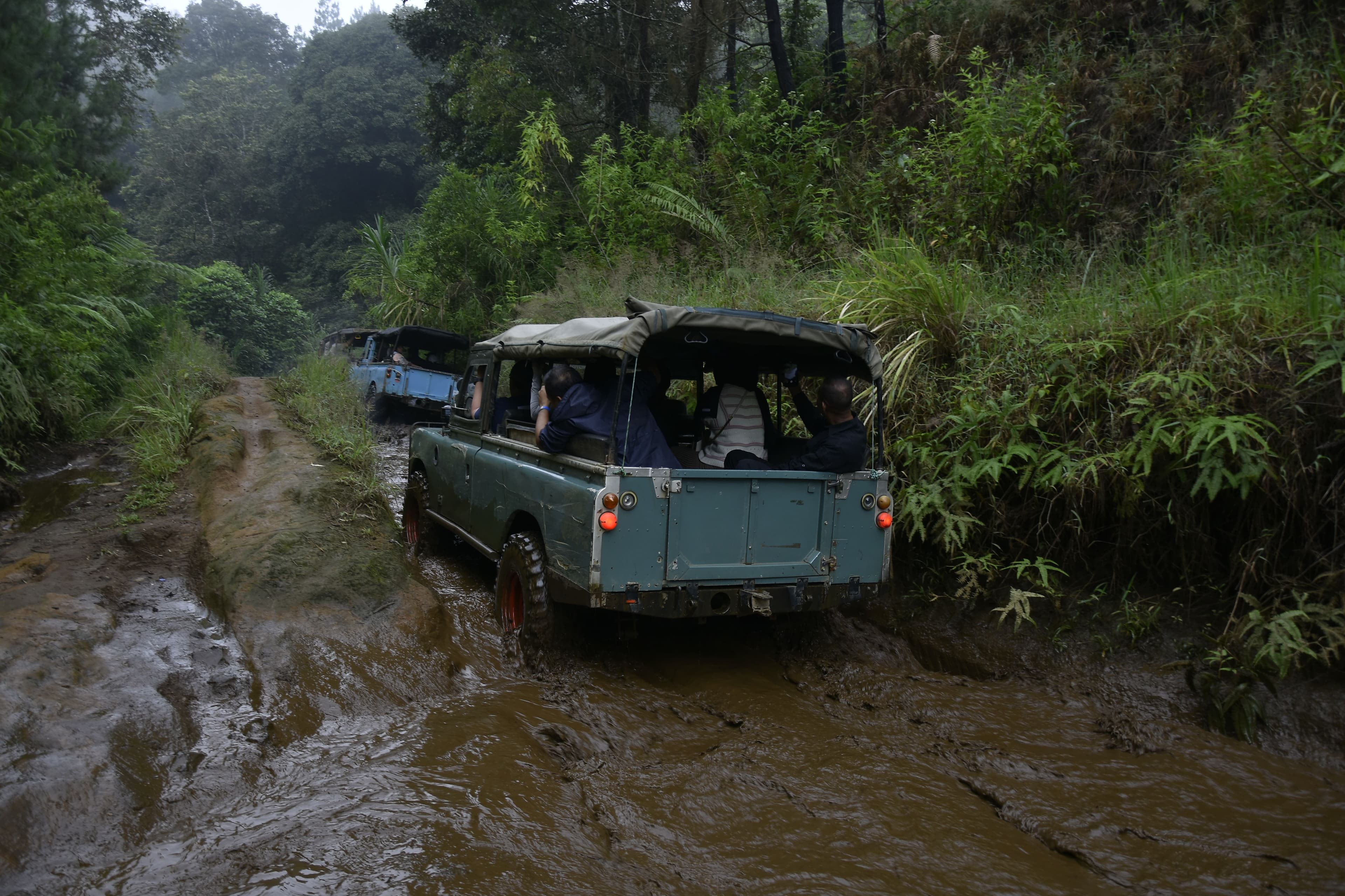 Perjalanan Panjang Off-Road Penuh