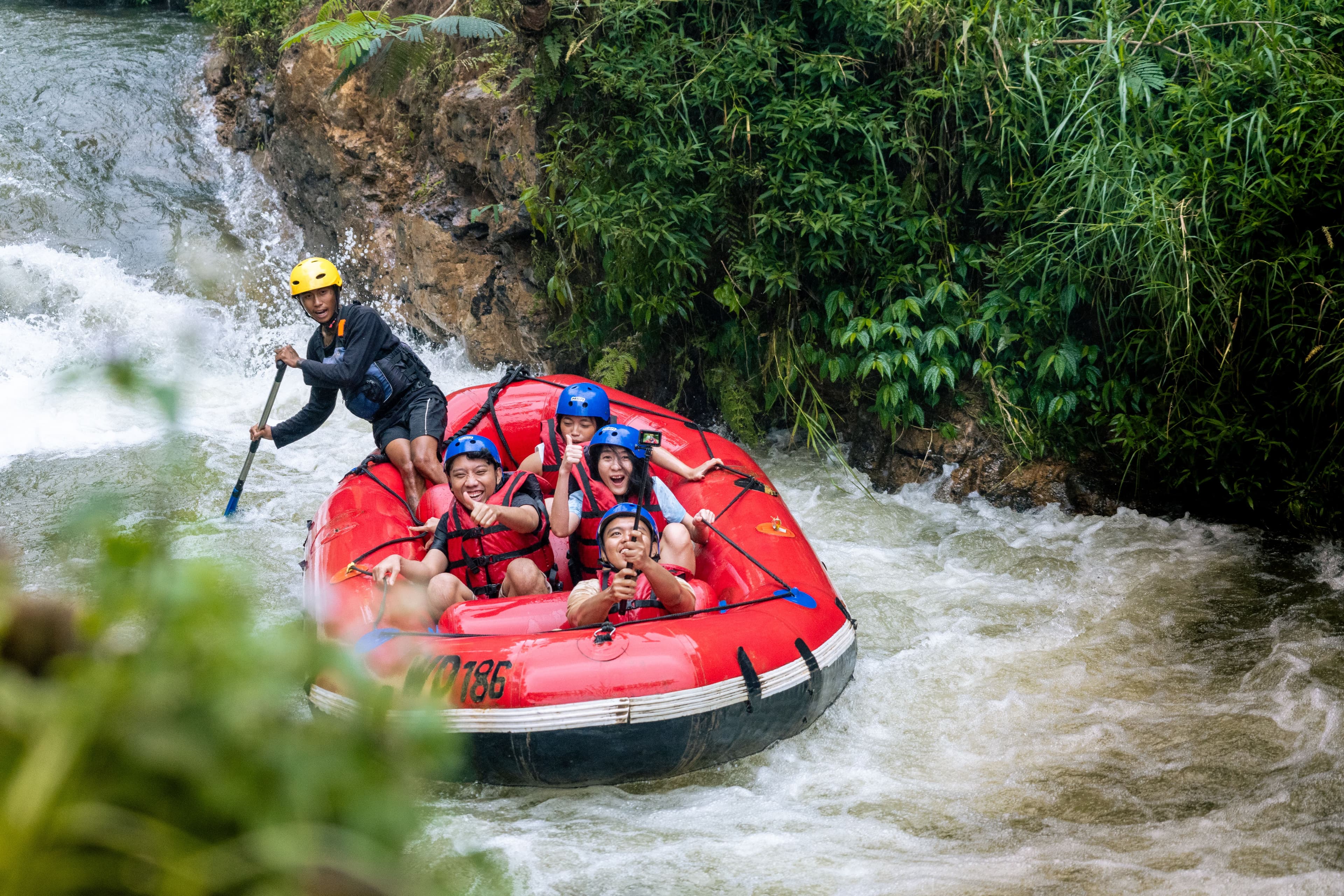 Petualangan Arung Jeram