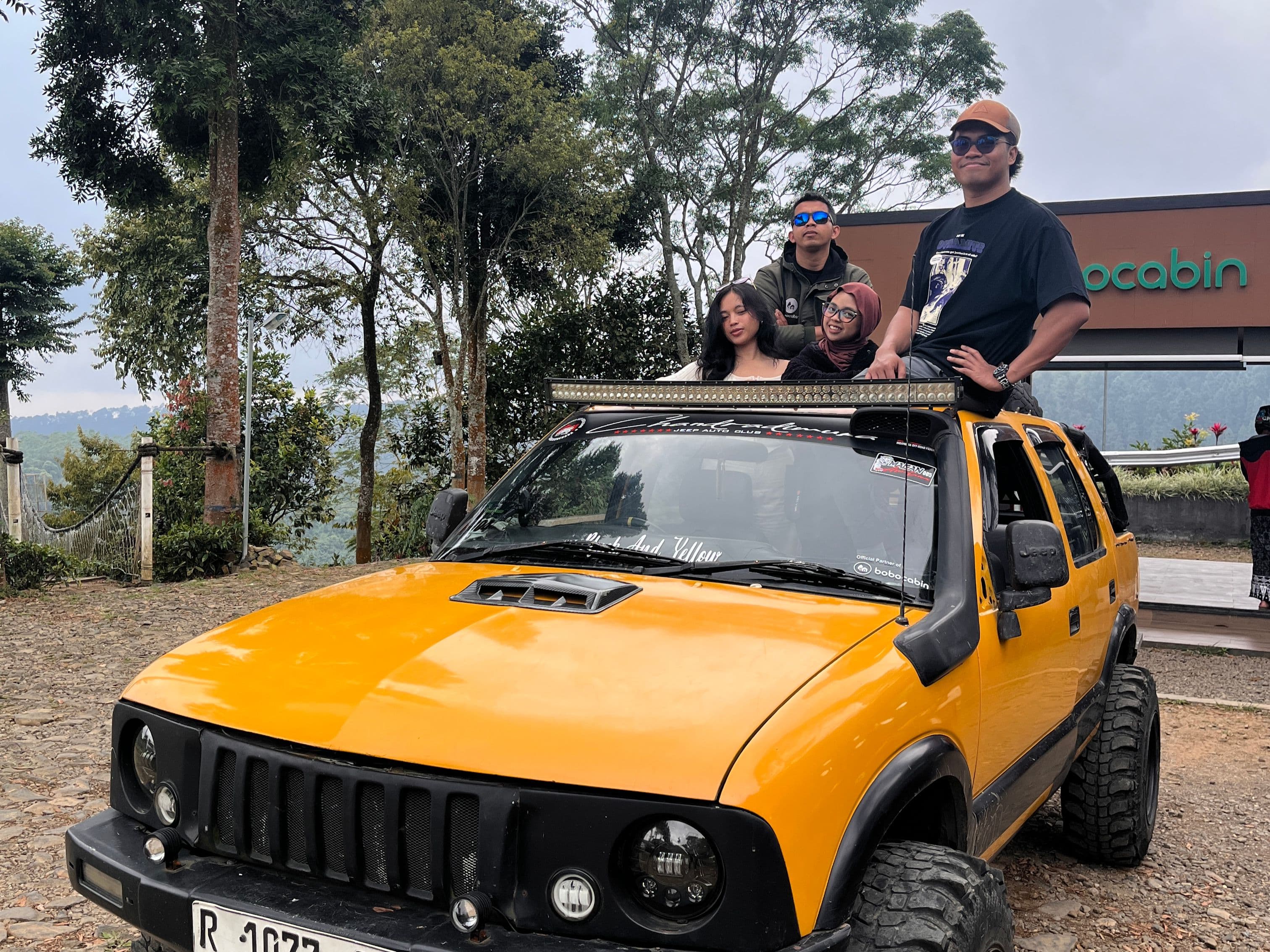 Tur Jeep Dieng