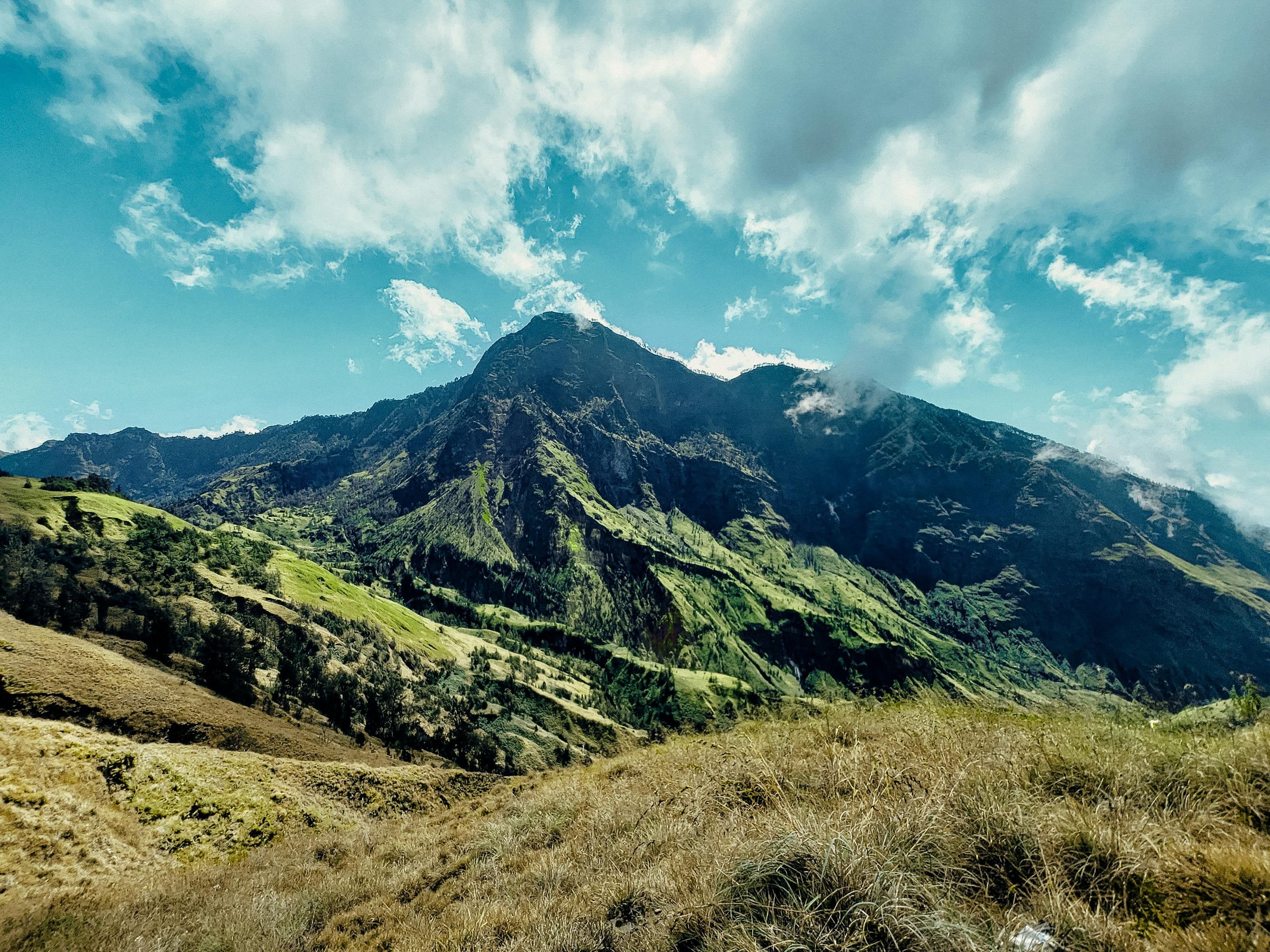 Pendakian Gunung Rinjani 4H3M via Sembalun: Paket Deluxe