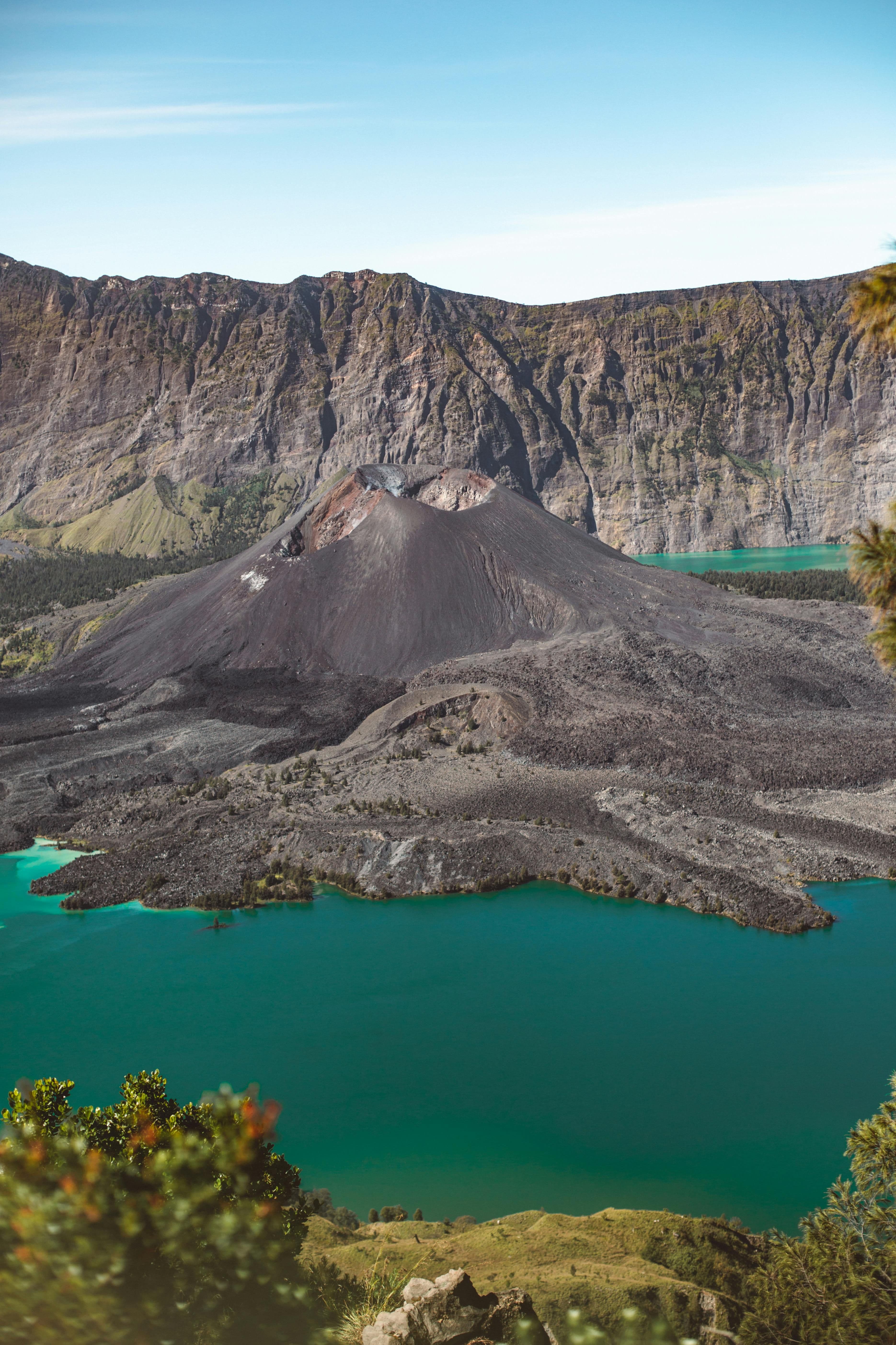 Pendakian Gunung Rinjani 4H3M via Sembalun: Paket Deluxe