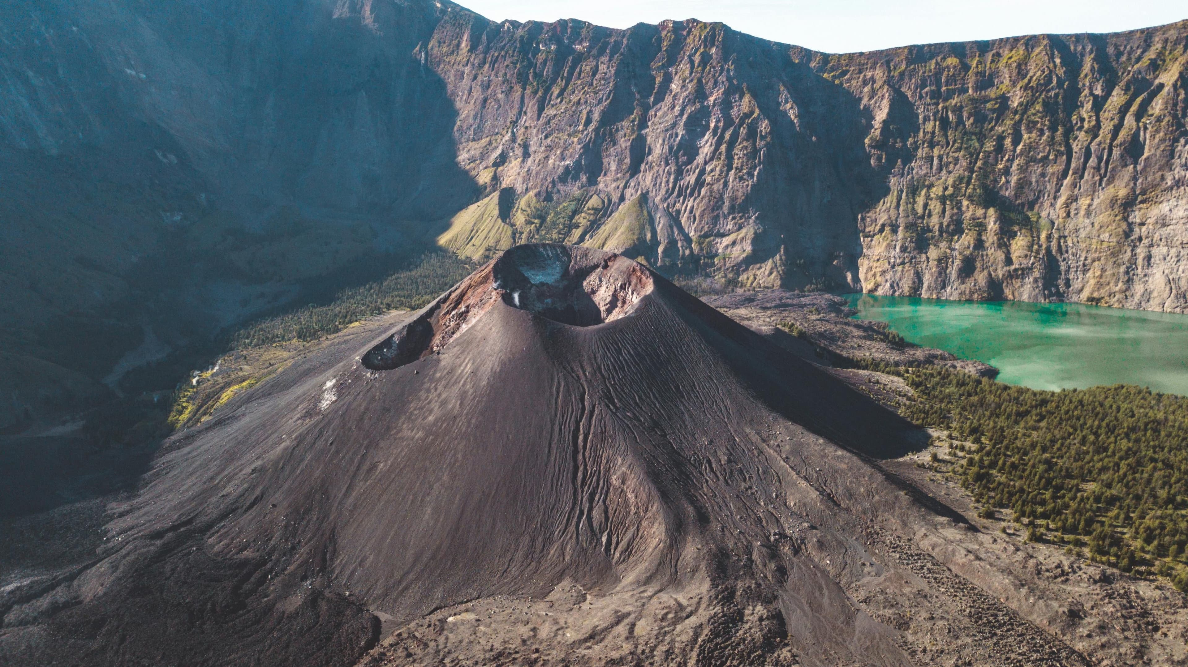 Pendakian Gunung Rinjani 4H3M via Sembalun: Paket Deluxe