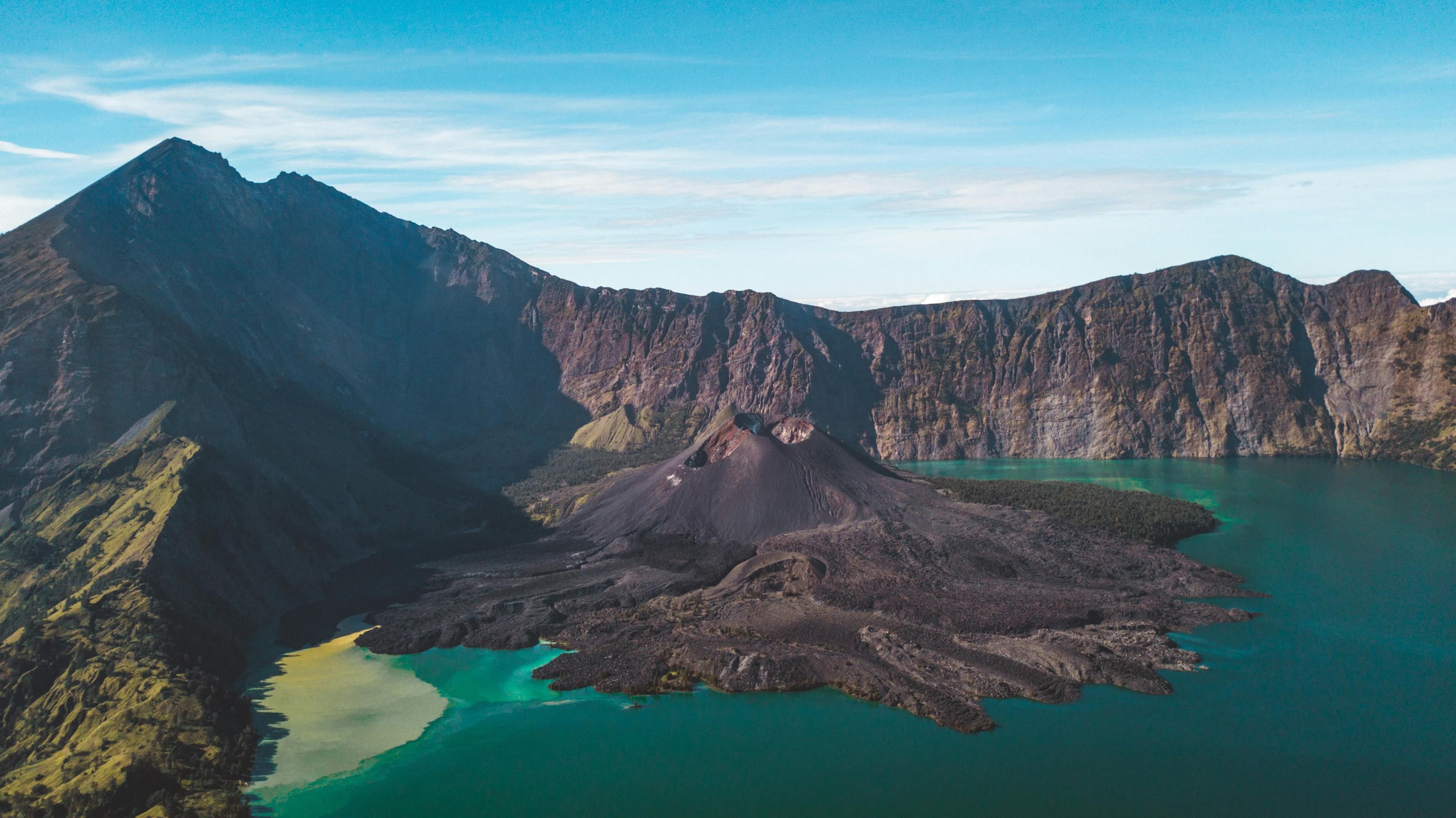 Pendakian Gunung Rinjani 4H3M via Sembalun: Paket Deluxe
